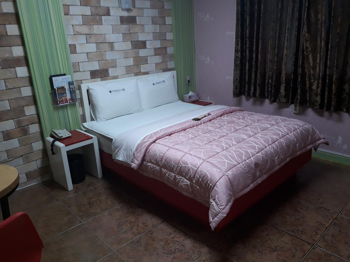 Diamond Motel Sacheon Εξωτερικό φωτογραφία